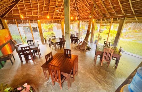 Kandakuliya Bed & Breakfast | Experience Werala Beach Resort: Oceanfront Bliss Awaits