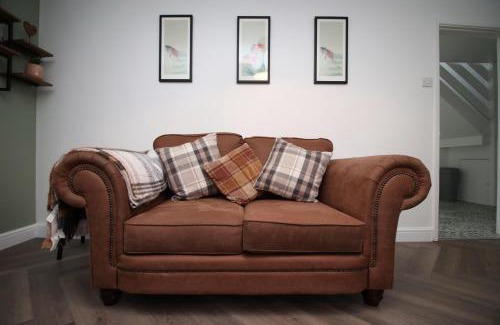 Coed-Y-Paen Apartment | Pet-Friendly Retreat at Wern Farm Cottage - Rated 9.5/10