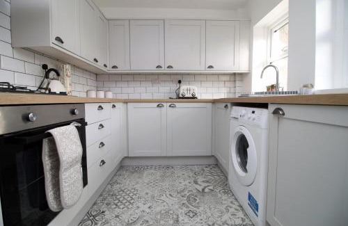 Coed-Y-Paen Apartment | Pet-Friendly Retreat at Wern Farm Cottage - Rated 9.5/10