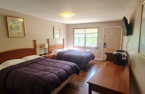 East Stroudsburg Hotel | Discover Werry's Cottages Motel & Pub in East Stroudsburg