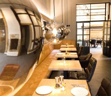 Detmold Hotel | Explore Wertschätzer Hotel - Krumme Str with Family-Friendly Amenities