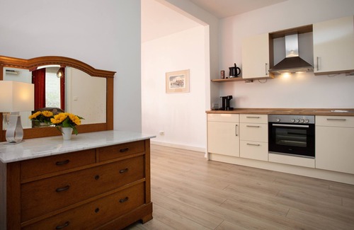 Detmold Apartment | Wertschätzer II - Dreamy Retreat with Spa and Breakfast
