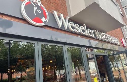 Wesel Apartment | Welcoming Weseler Wirtshaus Appartements with Dining & Pets