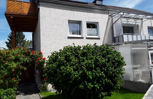 Beverungen Apartment | Weserberglandfewo: Family-Friendly Retreat with Breakfast