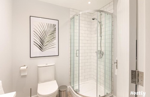 Reading Apartment | Stylish Wesley Gate Apartments with Kitchen - Guest Rated 8/10