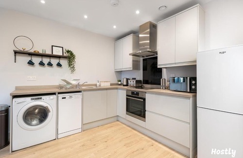 Reading Apartment | Stylish Wesley Gate Apartments with Kitchen - Guest Rated 8/10