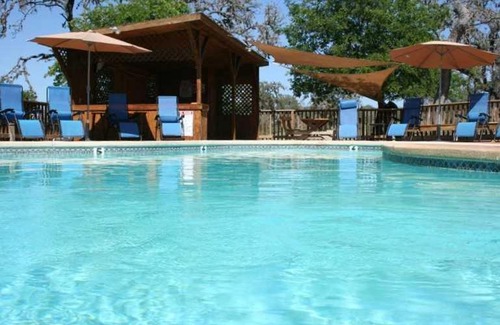 Bandera Bed & Breakfast | Relaxing Retreat at West 1077 Guest Ranch - Hackberry Room