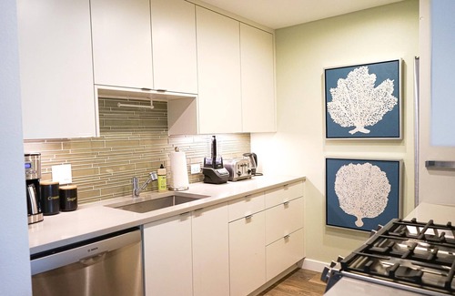 Clarksville Condo | Prime West 6th Condo: Steps to Downtown & Family-Friendly!