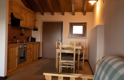 Salo Apartment | Delightful WEST Apartment in Salò - Pet Friendly & Family-Ready
