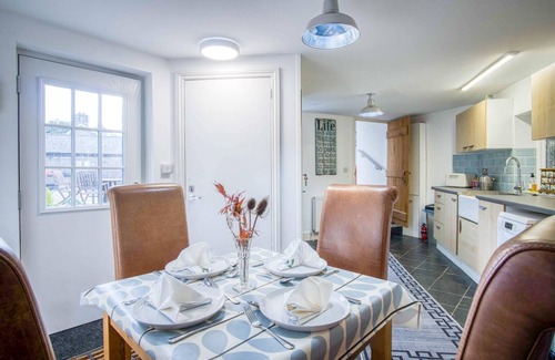 Llansadwrn Cottage | West Barn - 2 Bedroom Cottage - Llandeilo