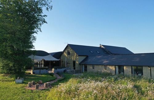 Fovant House | Converted Barn Retreat with Pool & Spa in Rural Setting