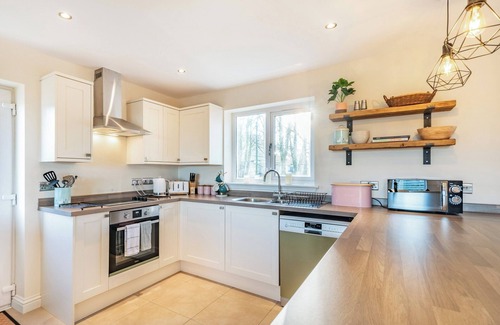 Tayinloan Cottage | Perfect Getaway for Adventure or Relaxation by the Ocean