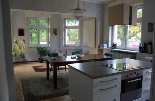 Alt-Grunwinkel House | West Chill: Guest Rated 9.3 with Breakfast & Kitchen Amenities