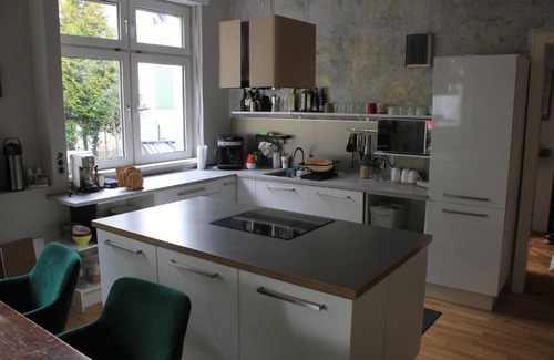 Alt-Grunwinkel House | West Chill: Guest Rated 9.3 with Breakfast & Kitchen Amenities