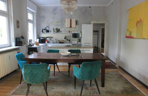 Alt-Grunwinkel House | West Chill: Guest Rated 9.3 with Breakfast & Kitchen Amenities