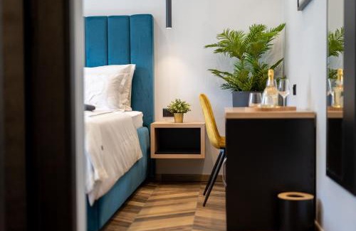 Split Bed & Breakfast | Eco-Friendly West Coast Deluxe Rooms with Breakfast & Hot Tub