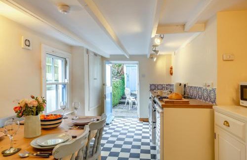 Little Petherick House | West Creek Cottage: Family and Pet-Friendly Retreat
