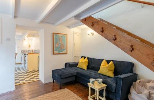 Little Petherick House | West Creek Cottage: Family and Pet-Friendly Retreat
