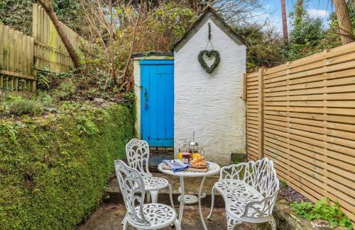 Little Petherick House | West Creek Cottage: Family and Pet-Friendly Retreat