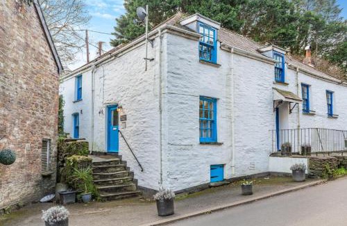Little Petherick House | West Creek Cottage: Family and Pet-Friendly Retreat