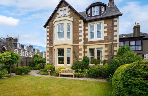 Broughty Ferry Cottage | West Deyne