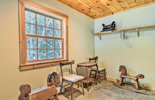 West Dover House | Cozy West Dover Home with Deck Near Mount Snow Attractions