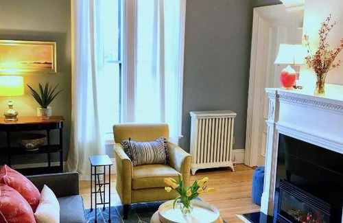 West End Bed & Breakfast | Elegant West End Inn: Guest Rated 9/10 with Breakfast Included