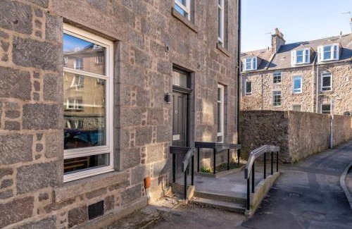 Aberdeen West End Apartment | Discover West End @ Netflix: Newly Built & Family-Friendly
