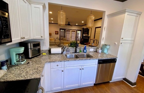 Greenville Downtown Cottage | Prime West End Townhouse Near Main St & Falls Park
