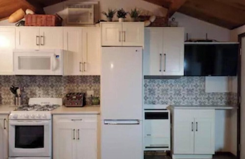 Blind Bay Cottage | Relaxing Waterfront Cottage with Private Beach Access