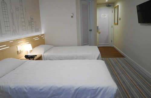 Yau Ma Tei Hotel | Budget-Friendly Stays at West Inn with Breakfast Included