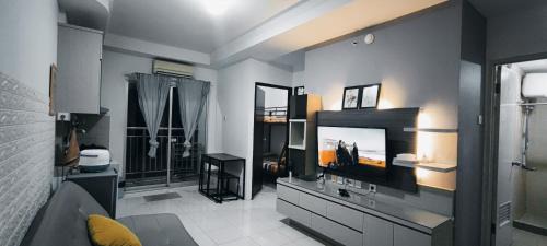 Jakarta Apartment | Modern West Jakarta Urban Suites with Pool & Ocean View