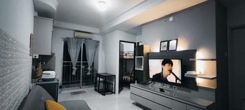 Jakarta Apartment | Modern West Jakarta Urban Suites with Pool & Ocean View