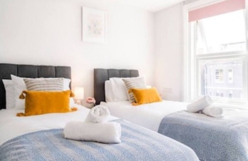 Worthing Cabin | West Lodge: A Welcoming Home with 3 Bedrooms