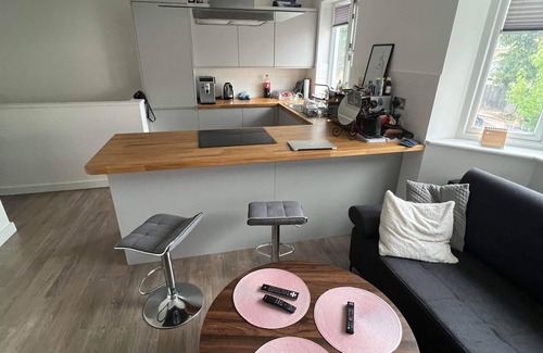 Lady Margaret Apartment | Family-Friendly West London Apartment for Your Next Stay