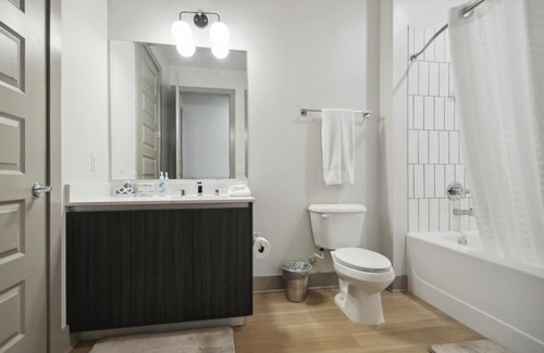 Home Park Apartment | Exceptional West Midtown Penthouse with Pool Amenities