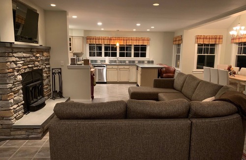 Carrabassett Valley House | West Mountain Trailside: Ski In/Ski Out with Top Amenities