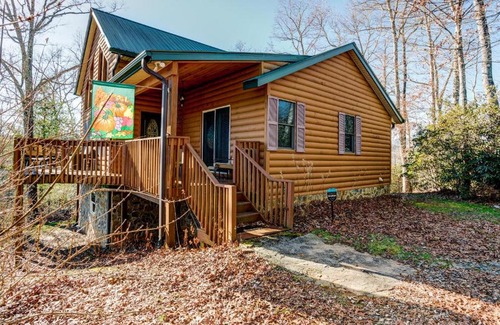 Lake Toxaway House | Family-Friendly Retreat at West Mountain Lodge