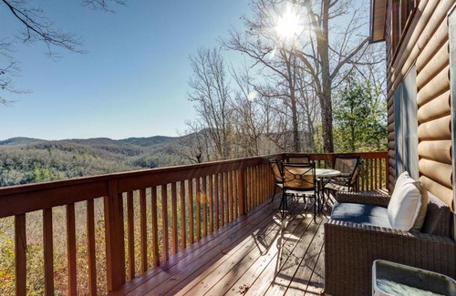 Lake Toxaway House | Family-Friendly Retreat at West Mountain Lodge
