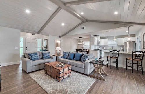 Ocoee House | Relax at West Orlando Lakefront with Scenic Views & Spa