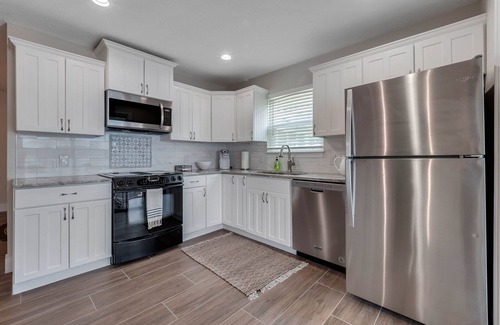 Ocoee House | Relax at West Orlando Lakefront with Scenic Views & Spa