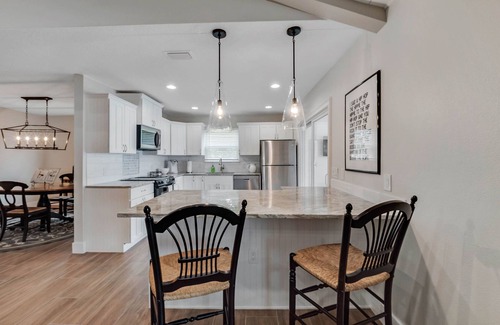 Ocoee House | Relax at West Orlando Lakefront with Scenic Views & Spa
