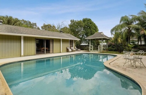 Haverhill Cottage | Relaxing Ocean View at West Palm Beach Tuscany Guest House