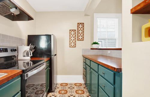 Savannah Victorian District House | West Park Suites Unit B
