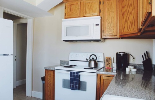 Cookeville Apartment | Pet-Friendly West Side Loft with Breakfast & Kitchen