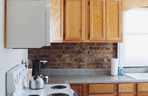 Cookeville Apartment | Pet-Friendly West Side Loft with Breakfast & Kitchen