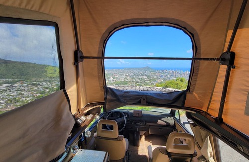 Maili House | Experience the West Side Westy - 1985 VW Adventure Awaits