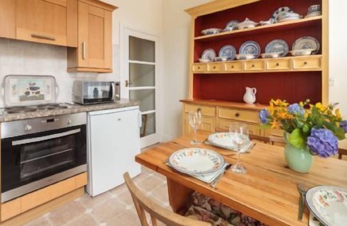 Douglas Cottage | West View - a holiday cottage that sleeps 3 guests in 2 bedrooms