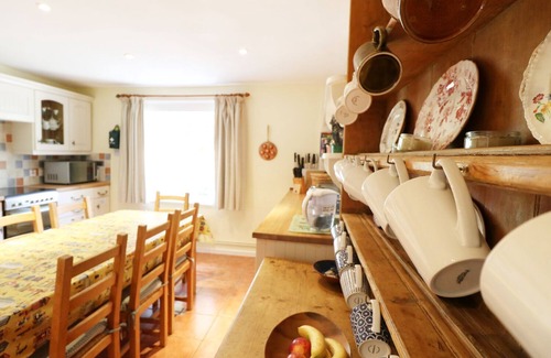 Shorwell Cottage | Unmatched Comfort at West View, SHORWELL - Rated 10/10