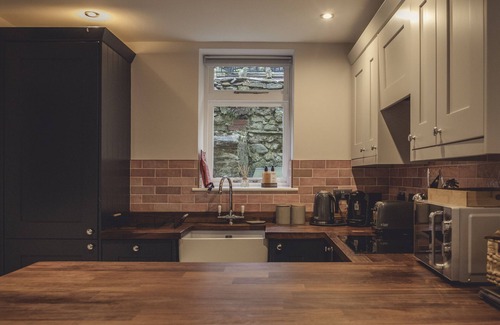 Milnthorpe Cottage | Pet-Friendly West View Cottage with Oceanfront Charm